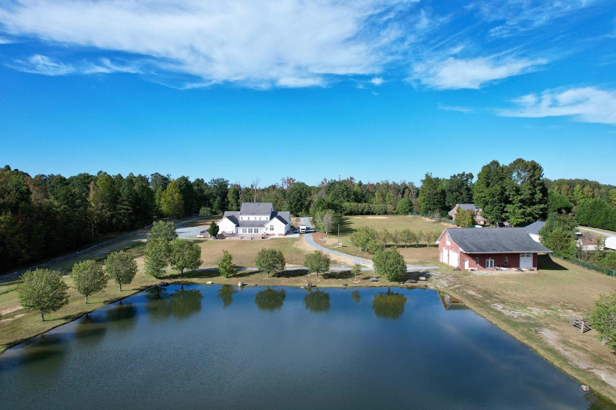 Moorefield Suites Greensboro East McLeansville Экстерьер фото