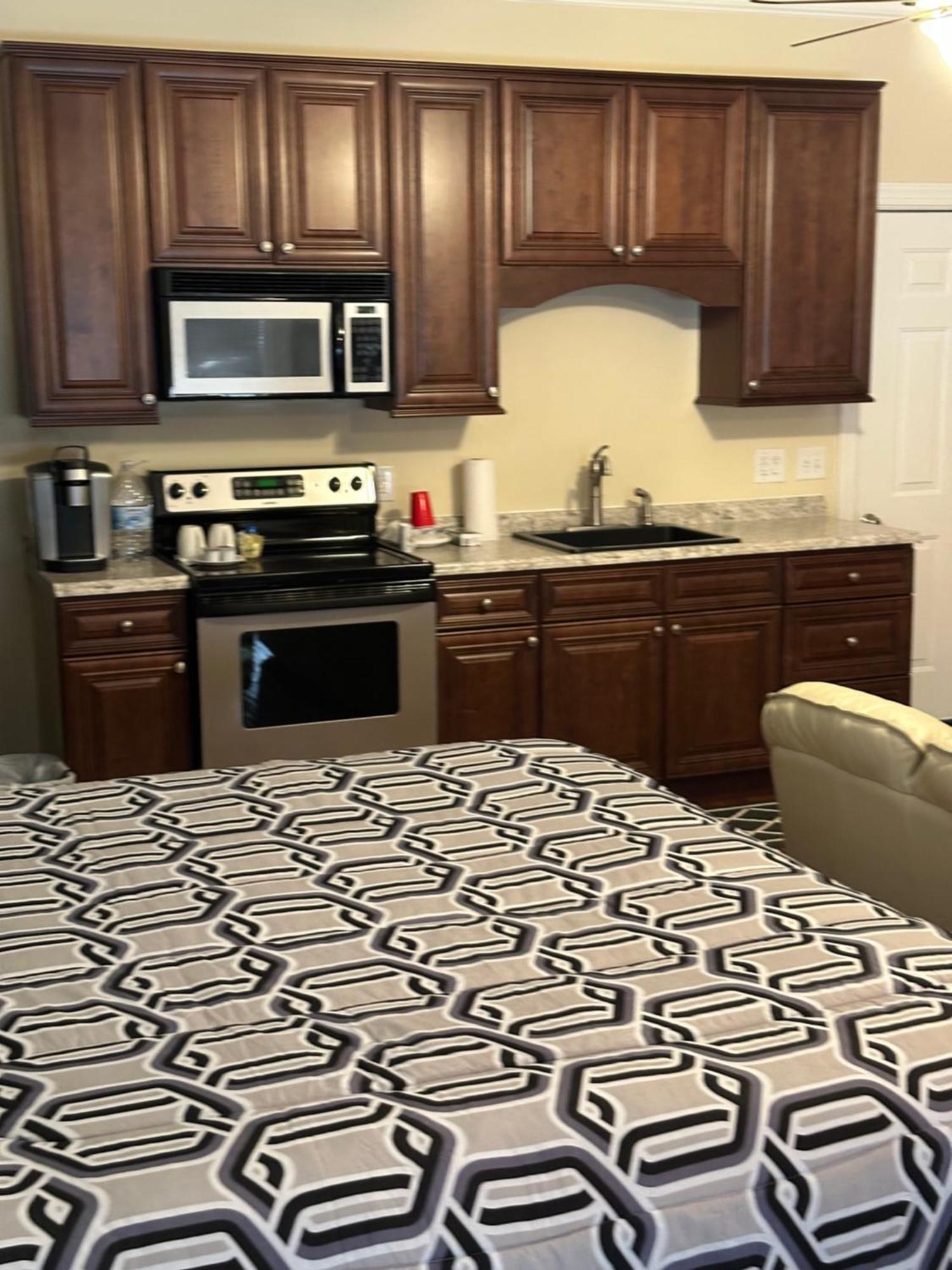 Moorefield Suites Greensboro East McLeansville Экстерьер фото