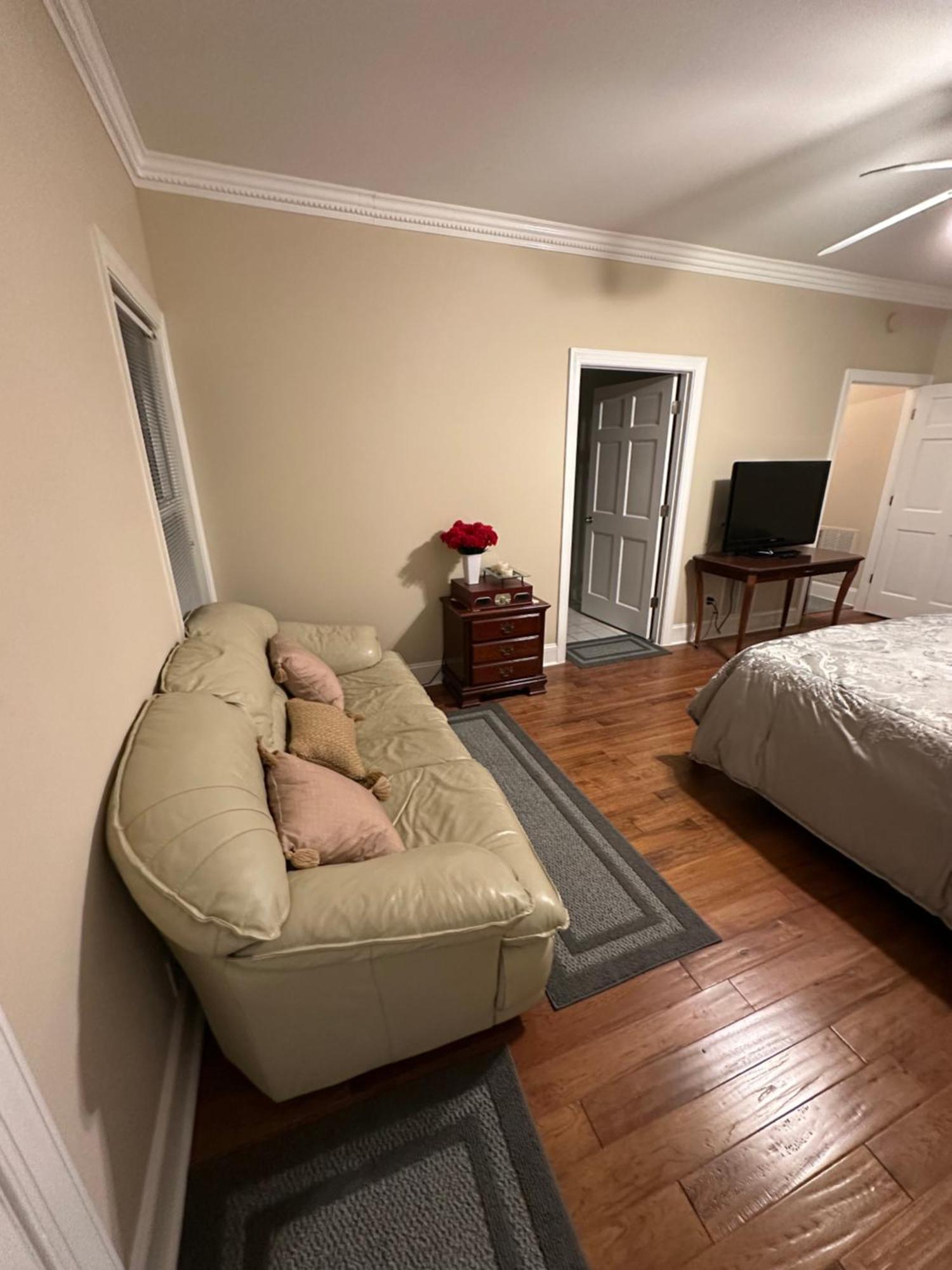 Moorefield Suites Greensboro East McLeansville Экстерьер фото